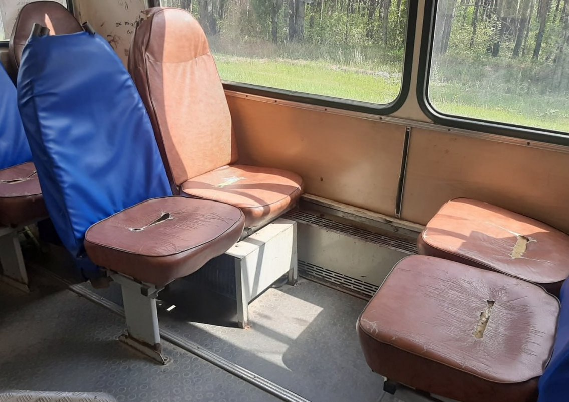 Жители уральского города возмутились из-за изрезанных сидений в общественном транспорте 