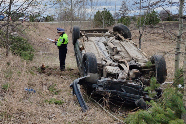 Не был пристегнут ремнем! В Свердловской области в ДТП погиб водитель иномарки | На Урале в аварии погиб мужчина, который ездил без ремня безопасности