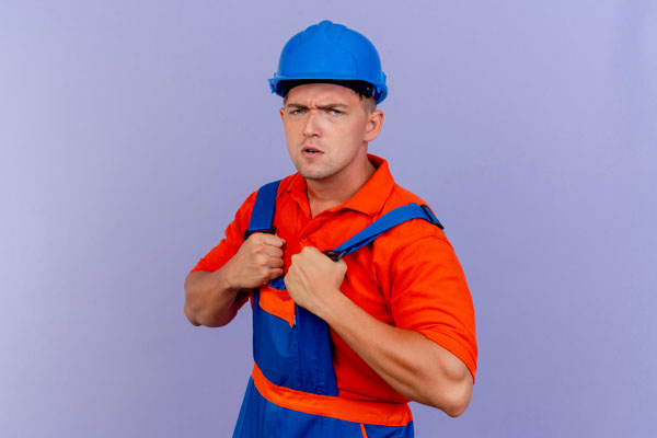 Дефицит сварщиков, инженеров и программистов обострился в России  | Экономике России серьёзно не хватает рабочих 