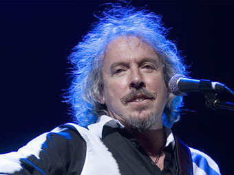 Следуя тренду. В Кургане отменен концерт Андрея Макаревича Следуя тренду. В Кургане отменен концерт Андрея Макаревича