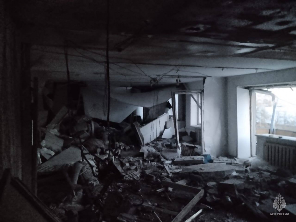 В пятиэтажке в посёлке Буланаш ночью взорвался газ  | Хлопок газа произошёл в пятиэтажке на Урале