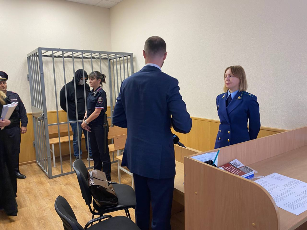 В Екатеринбурге ещё одного экс-милиционера осудили за убийства 25-летней давности  | Ещё один экс-милиционер получил срок за убийства на Урале 25 лет назад 