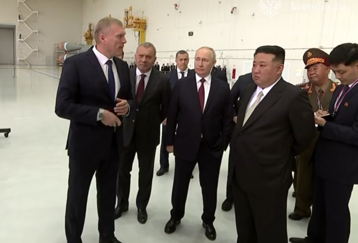 Россия будет помогать КНДР строить спутники Россия будет помогать КНДР строить спутники