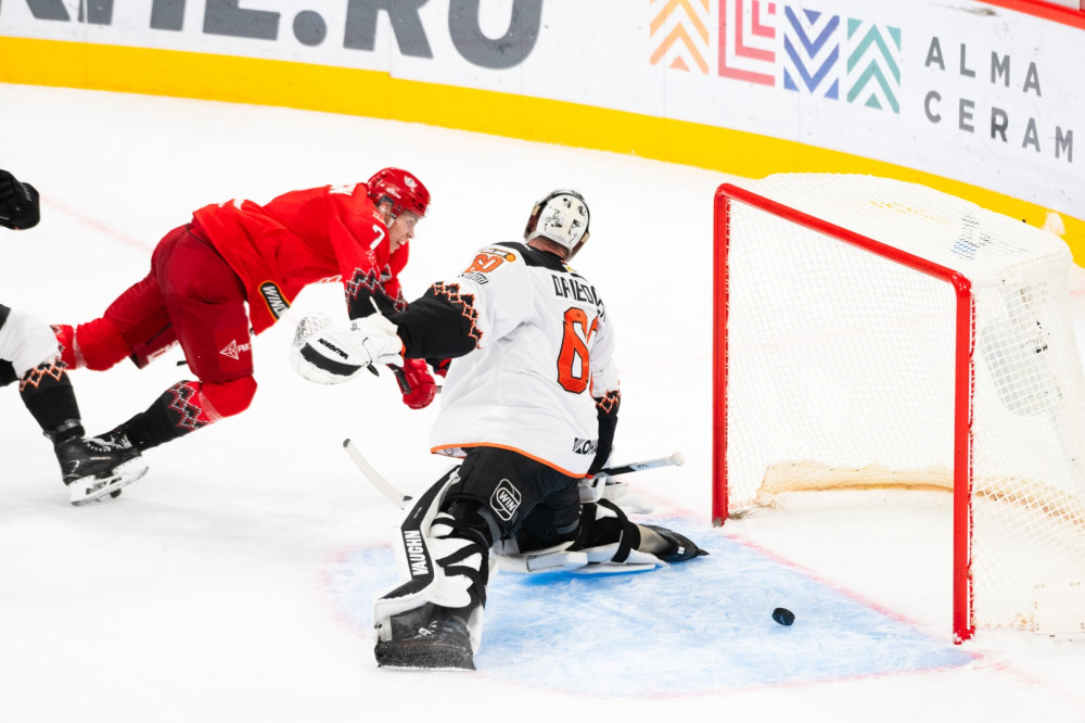 «Автомобилист» одержал волевую победу над «Трактором» в домашнем матче  | 5:3 — в домашнем матче «Автомобилист» обыграл «Трактор» 