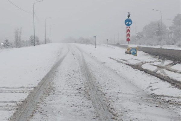 Из-за снегопада ГИБДД ввела ограничение трассе "Екатеринбург-Тюмень"