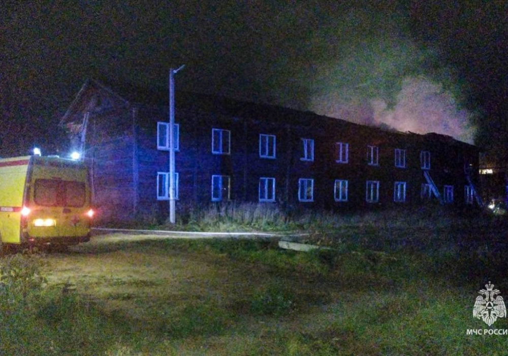 Мать осиротела — в пермском посёлке пожар погубил троих маленьких детей  | Три маленьких мальчика погибли при пожаре в Прикамье 