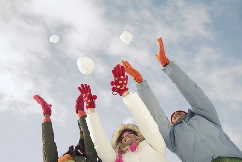 Самое место. В Бурятии взлетно-посадочная полоса аэропорта стала площадкой для детской игры Самое место. В Бурятии взлетно-посадочная полоса аэропорта стала площадкой для детской игры