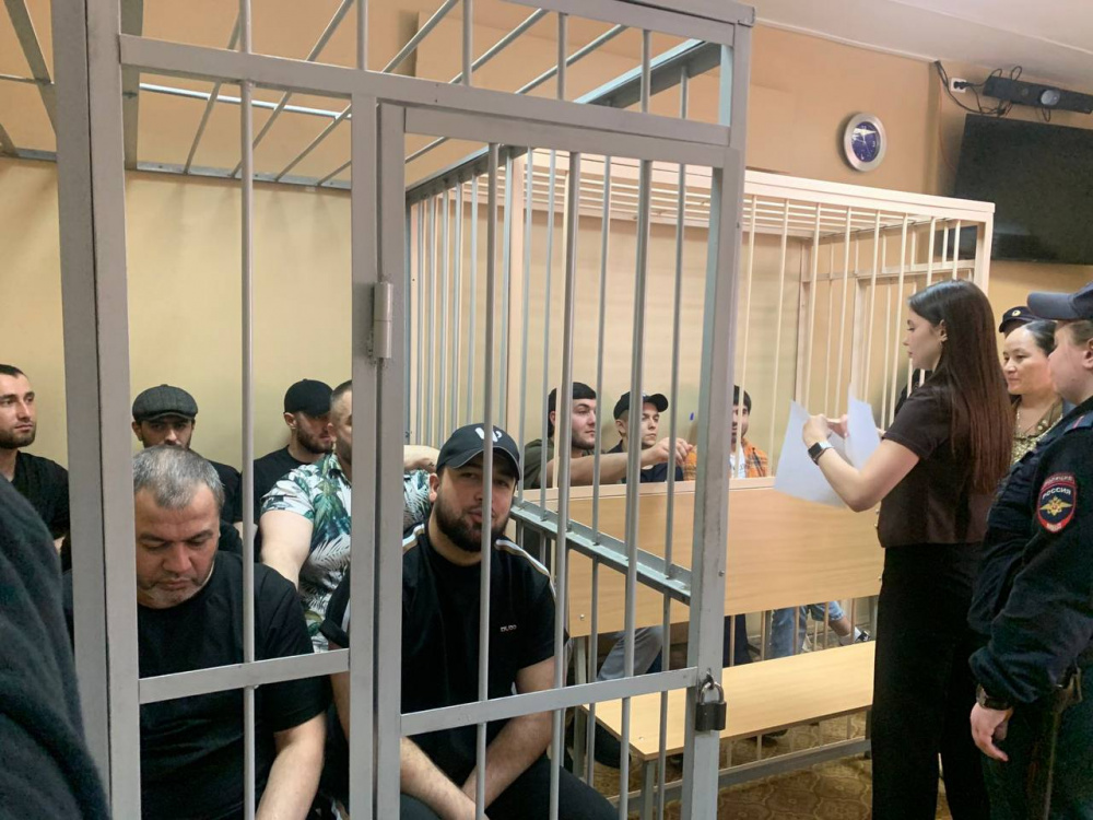 В Екатеринбурге осудили наркоторговцев, пойманных с более 23 кг. вещества  | Задержанным с 23 кг. наркотиков вынесли приговор в Екатеринбурге 