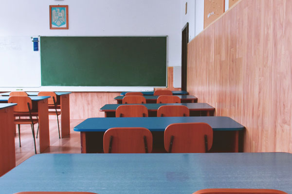 В Екатеринбурге эвакуировали более 90 школ из-за сообщений о минировании