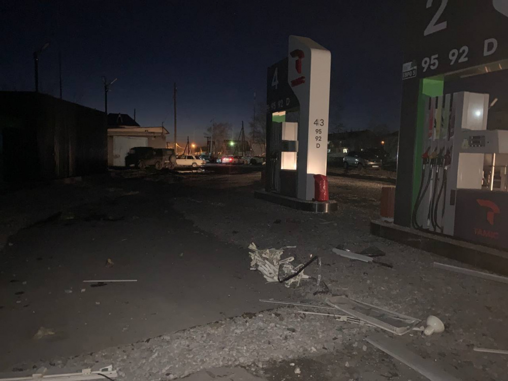 В Камышлове работник автозаправки погиб при хлопке газа  | В Камышлове при хлопке газа погиб сотрудник автозаправки 