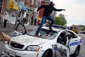 Америка бунтует! Для пресечения беспорядков в Балтиморе задействовали армию