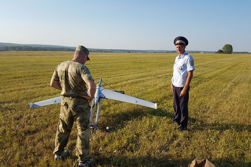 В Свердловской области сотрудники ГИБДД и Росгвардии обеспечивают безопасность дорожного движения на аварийных трассах