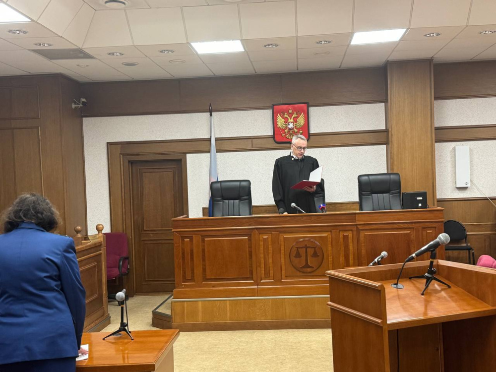 В Екатеринбурге вынесли приговор по делу об обороте 1,2 кг. нарковеществ  | Группу уральцев осудили за оборот наркотиков 