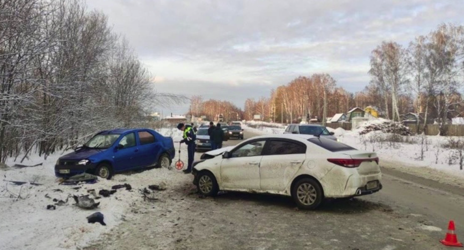 Серьезное ДТП произошло в Екатеринбурге, в котором пострадали 4 человека
