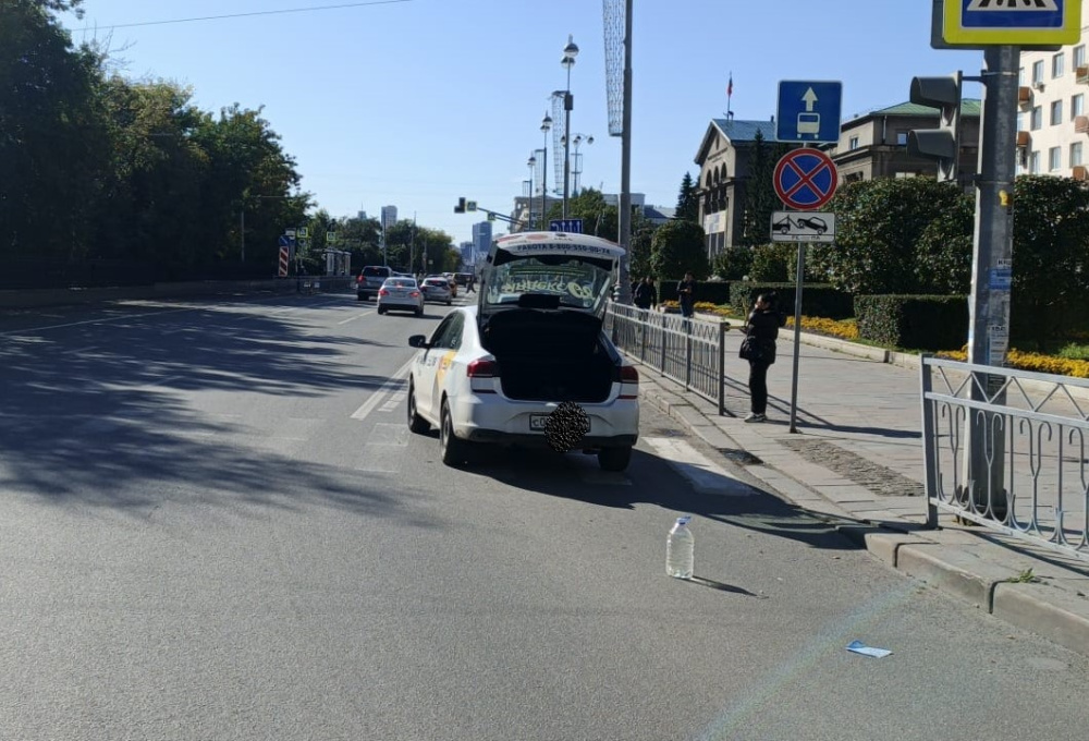 В Екатеринбурге автомобиль сбил 13-летнего мальчика | 13-летний мальчик попал под машину в Екатеринбурге В Екатеринбурге автомобиль сбил 13-летнего мальчика | 13-летний мальчик попал под машину в Екатеринбурге