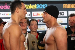 Владимир Кличко защитил чемпионские пояса по версиям IBF, WBA, WBO, IBO Владимир Кличко защитил чемпионские пояса по версиям IBF, WBA, WBO, IBO