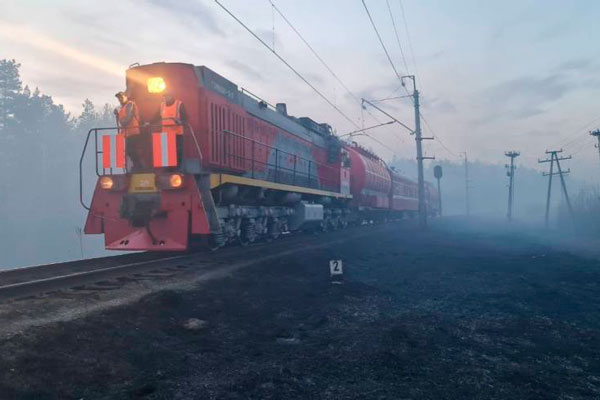 Пожарные поезда СвЖД потушили несколько природных пожаров в Свердловской области Пожарные поезда СвЖД потушили несколько природных пожаров в Свердловской области