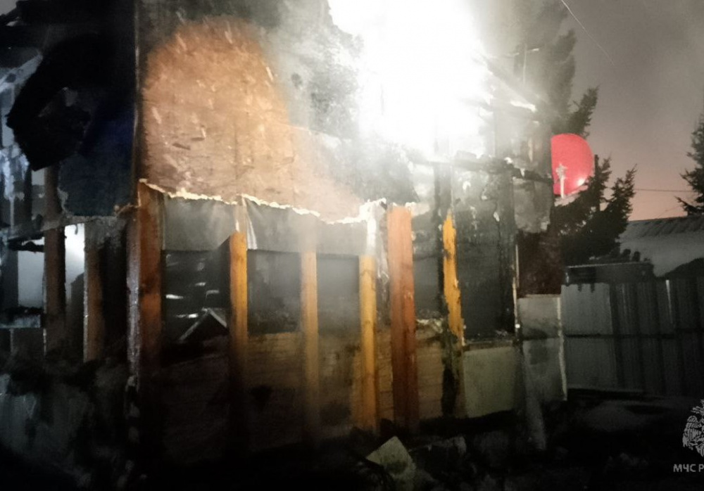 В Тюмени человек погиб в пожаре  | В Тюмени пожар погубил человека 