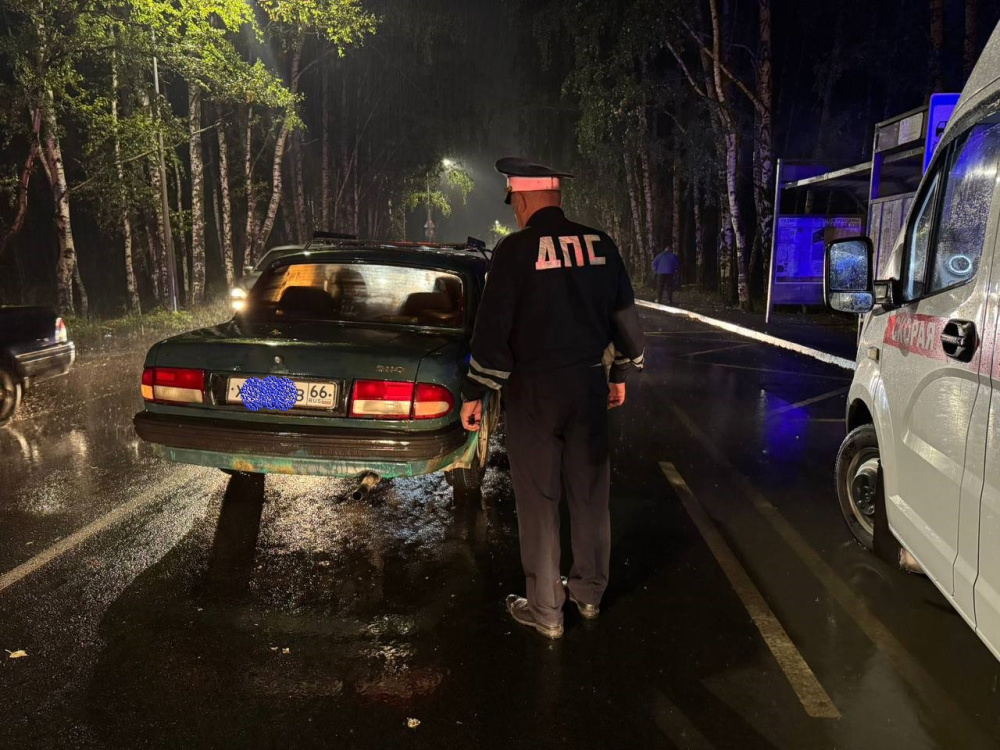 На дороге в Первоуральске пешехода задавили сразу две машины  | Сразу две машины наехали на пешехода в Первоуральске 