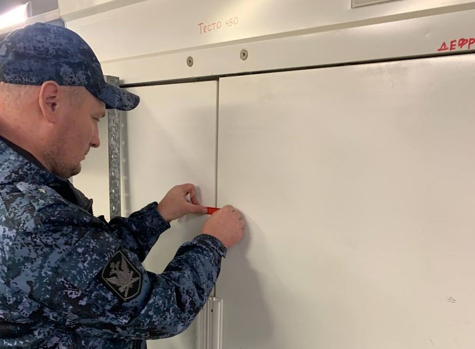 Работу пиццерии и суши-бара приостановили в Екатеринбурге  | В Екатеринбурге на месяц приостановили работу пиццерии и суши-бара 