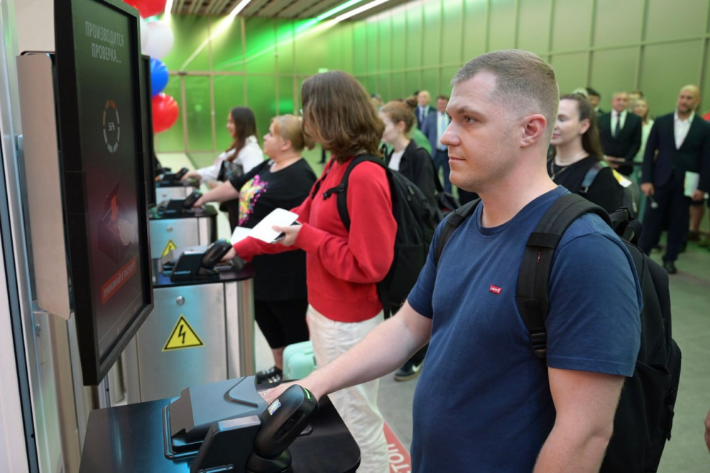 В аэропорту «Кольцово» открыли обновлённый пункт пропуска через границу  | Обновлённый пункт пограничного контроля открыли в аэропорту Екатеринбурга