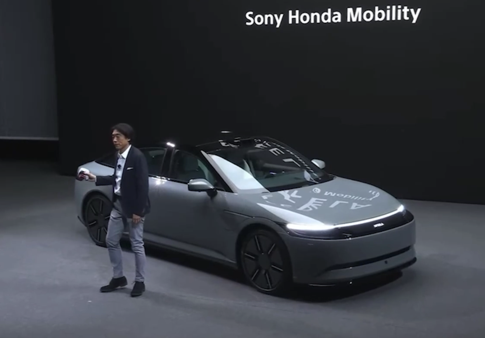 Sony и Honda представили электромобиль Afeela, управляемый с помощью геймпада