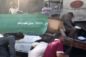 При столкновении поезда с автобусом в Египте погибли 47 детей