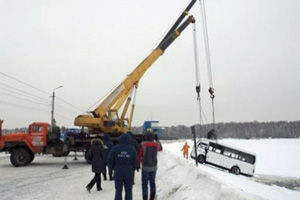 Сергей Шойгу наградил медалями челябинцев, спасших пассажиров тонущей маршрутки