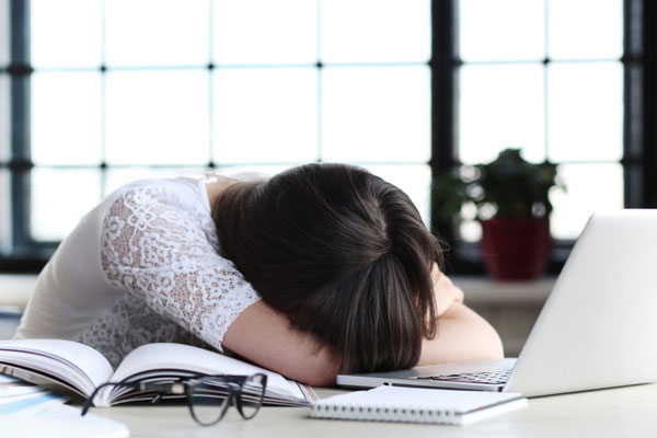 Сомнолог назвал одну из причин набора лишнего веса | ﻿Названо одно из последствий нарушения сна