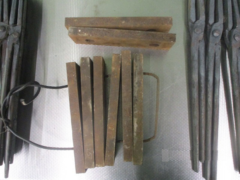 В аэропорту Кольцово задержали пассажира со 100 кг клещей и гильотинными ножами | В аэропорту Кольцово остановили пассажира с 100 кг клещей и 40 ножами