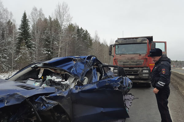 На трассе «Пермь- Екатеринбург» в ДТП пострадал водитель и его беременная жена