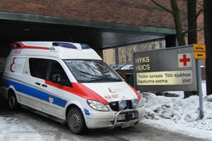 Школьный автобус перевернулся во Франции, 15 человек пострадали