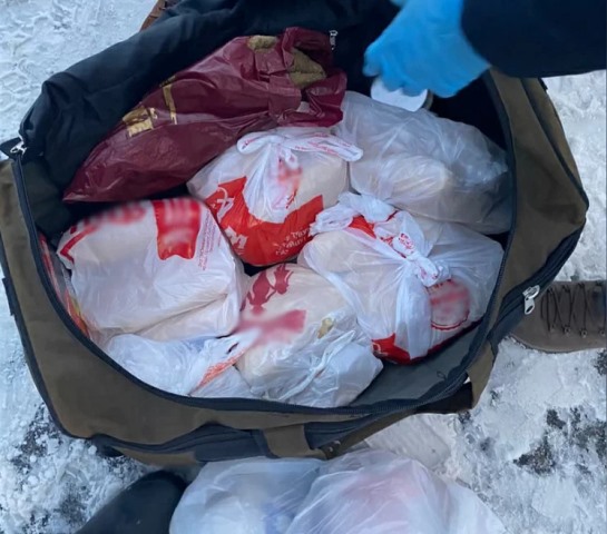 Силовики остановили Toyota с крупной партией синтетических наркотиков на борту