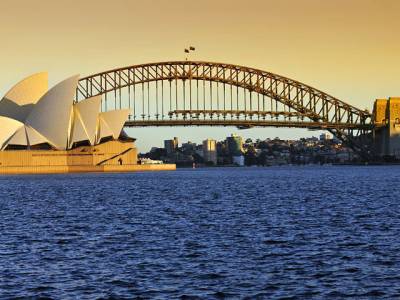 В Сиднее более 300 людей забрались на вершину моста Харбор-Бридж, побив два рекорда