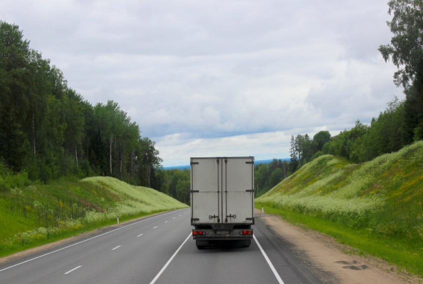 Барнаульский дальнобойщик больше недели живет на екатеринбургской трассе из-за поломки Барнаульский дальнобойщик больше недели живет на екатеринбургской трассе из-за поломки