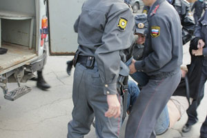 Защищать двух «антикапиталистов», которых судят за файеры, будет секретарь обкома КПРФ Защищать двух «антикапиталистов», которых судят за файеры, будет секретарь обкома КПРФ