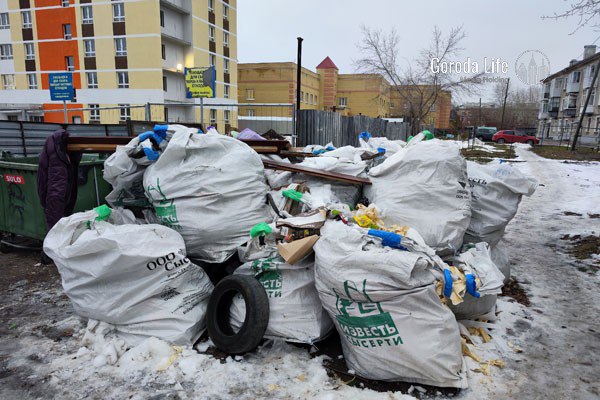 На Урале незаконная свалка мусора скоро отметит свой первый год