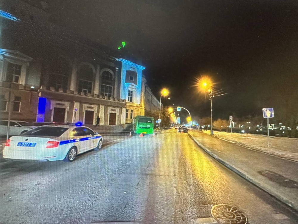Три человека пострадали в Тюмени при ДТП с автобусом | В Тюмени автобус попал в ДТП, есть пострадавшие 