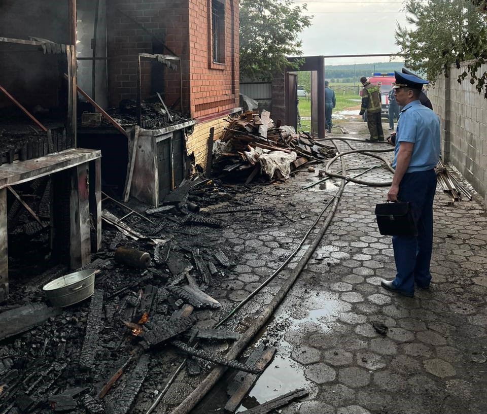 Под Челябинском рабочий погиб во время пожара | В Челябинской области во время пожара погиб рабочий Под Челябинском рабочий погиб во время пожара | В Челябинской области во время пожара погиб рабочий