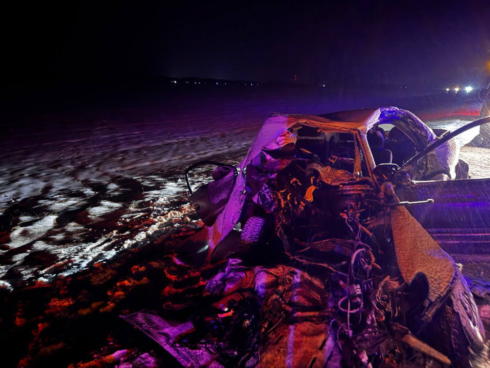 В Тюменской области столкнулись три автомобиля, погибли два человека  | Два человека погибли в ДТП на трассе Тюмень — Омск 
