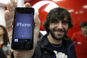 В России стартуют продажи iPhone 5 и iPad mini