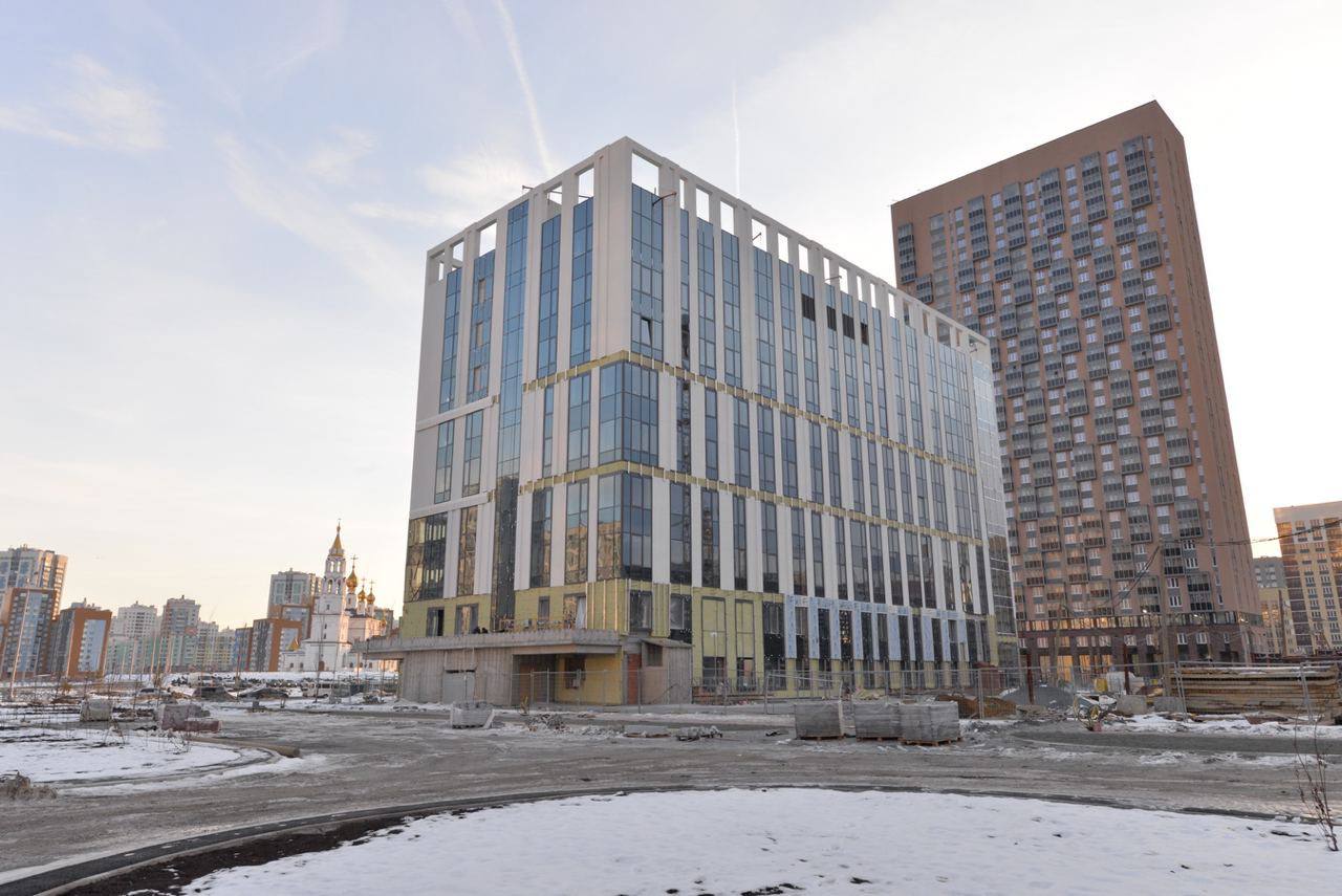 В Академическом районе Екатеринбурга завершается строительство современной поликлиники