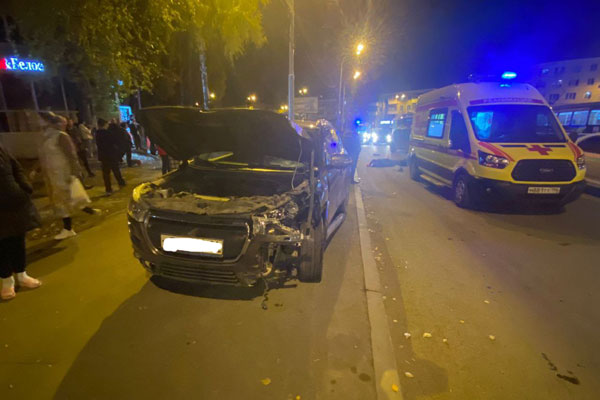 Ехал с женой с сада! В Екатеринбурге 79-летний пенсионер сбил насмерть двух пешеходов на остановке