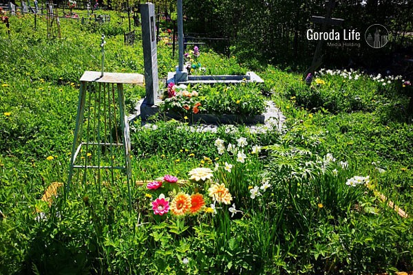 Места мало - в Нижневартовске расширят местное кладбище | На Урале расширят невьянское кладбище