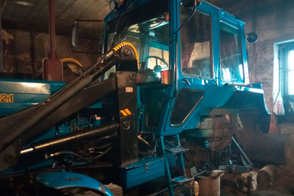 Из-за задолженности по налогам мужчина чуть не лишился трактора