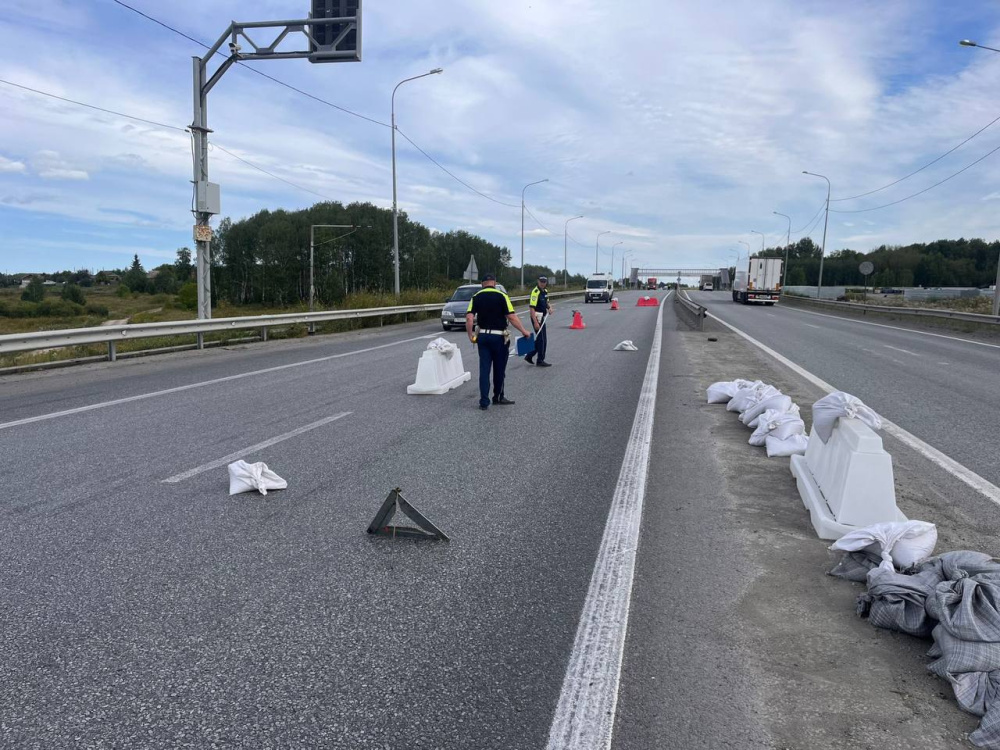 На трассе Екатеринбург — Тюмень разбился бесправный мотоциклист  | Мотоциклист без прав погиб на трассе Екатеринбург — Тюмень 