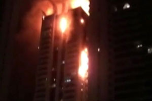 В Дубае пылает небоскреб. Видео