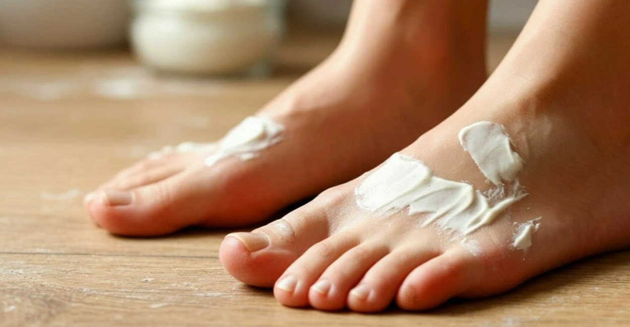 Ноги стали холеными за ночь: лью 2 капли в крем — даже наждачные пятки будут как у младенца