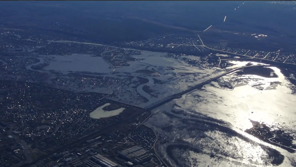 В Зауралье из мест подтопления отселили более 13 тысяч человек  | В Курганской области власти эвакуировали 13 тысяч граждан, живущих в опасной зоне 