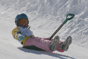 Мурманские журналисты обвинили «Первый канал» в съемках постановочного сюжета о катаниях на лопатах